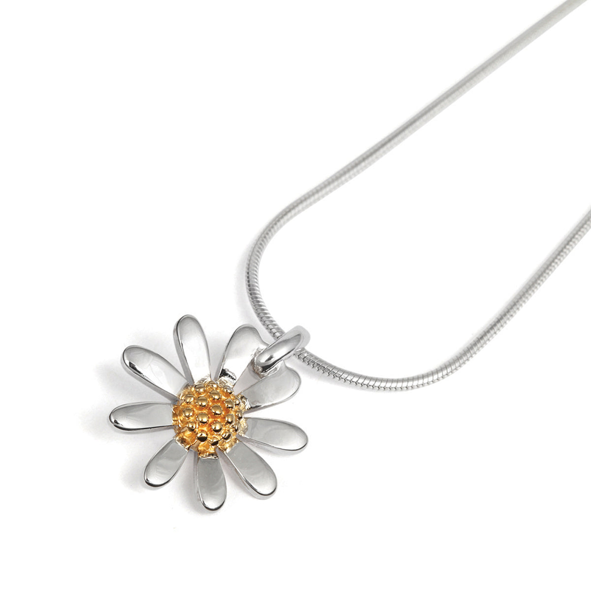 25mm Daisy Pendant close up